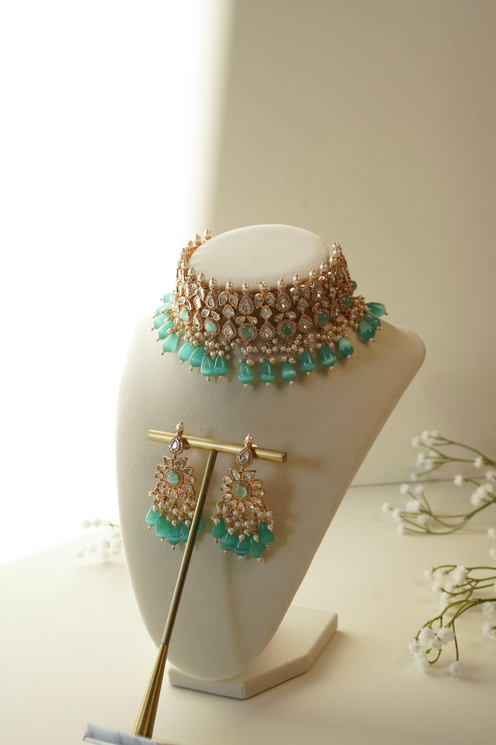 Amiara Choker Set
