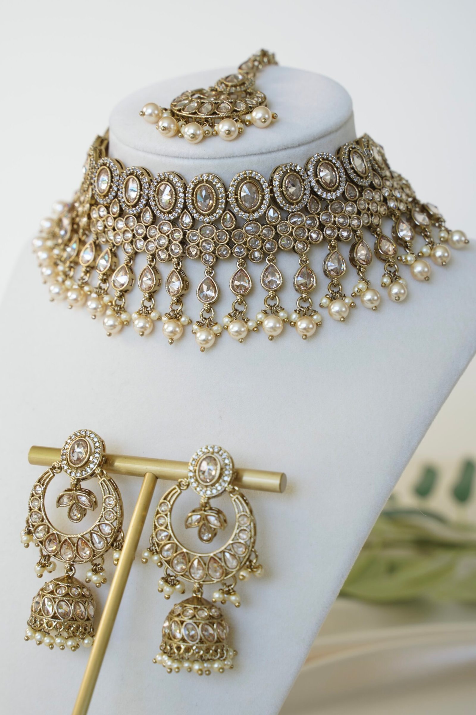 Tvesa Necklace Set - Image 3