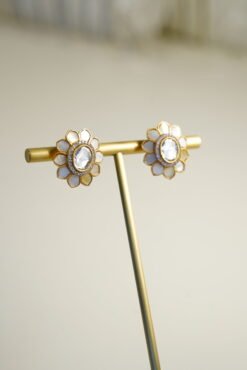 Alternative view of Kundan Floral Top Earring