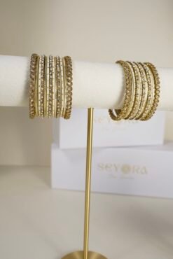 Alternative view of Bangle Set