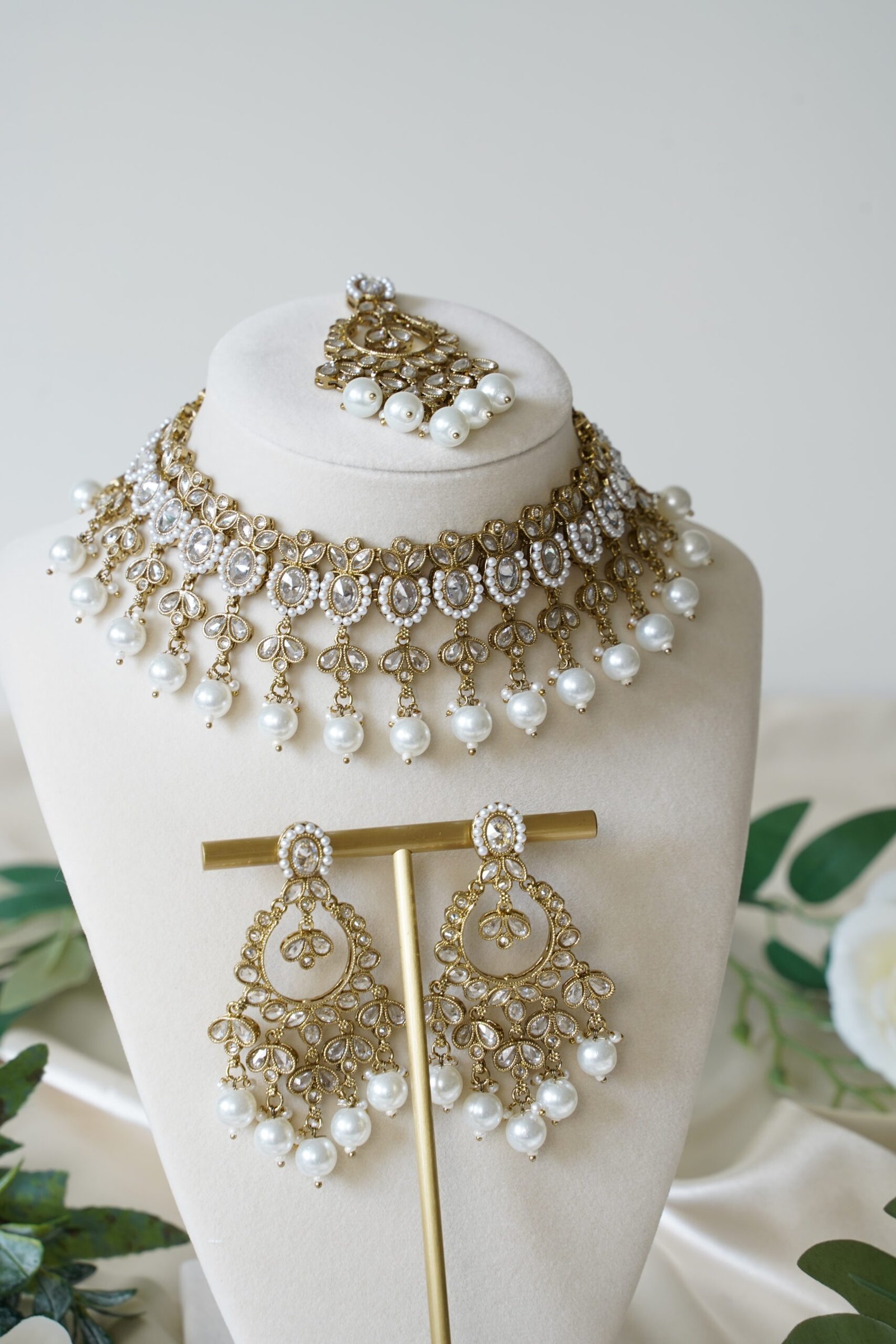 Lehara Necklace Set with White Pearls - Image 3