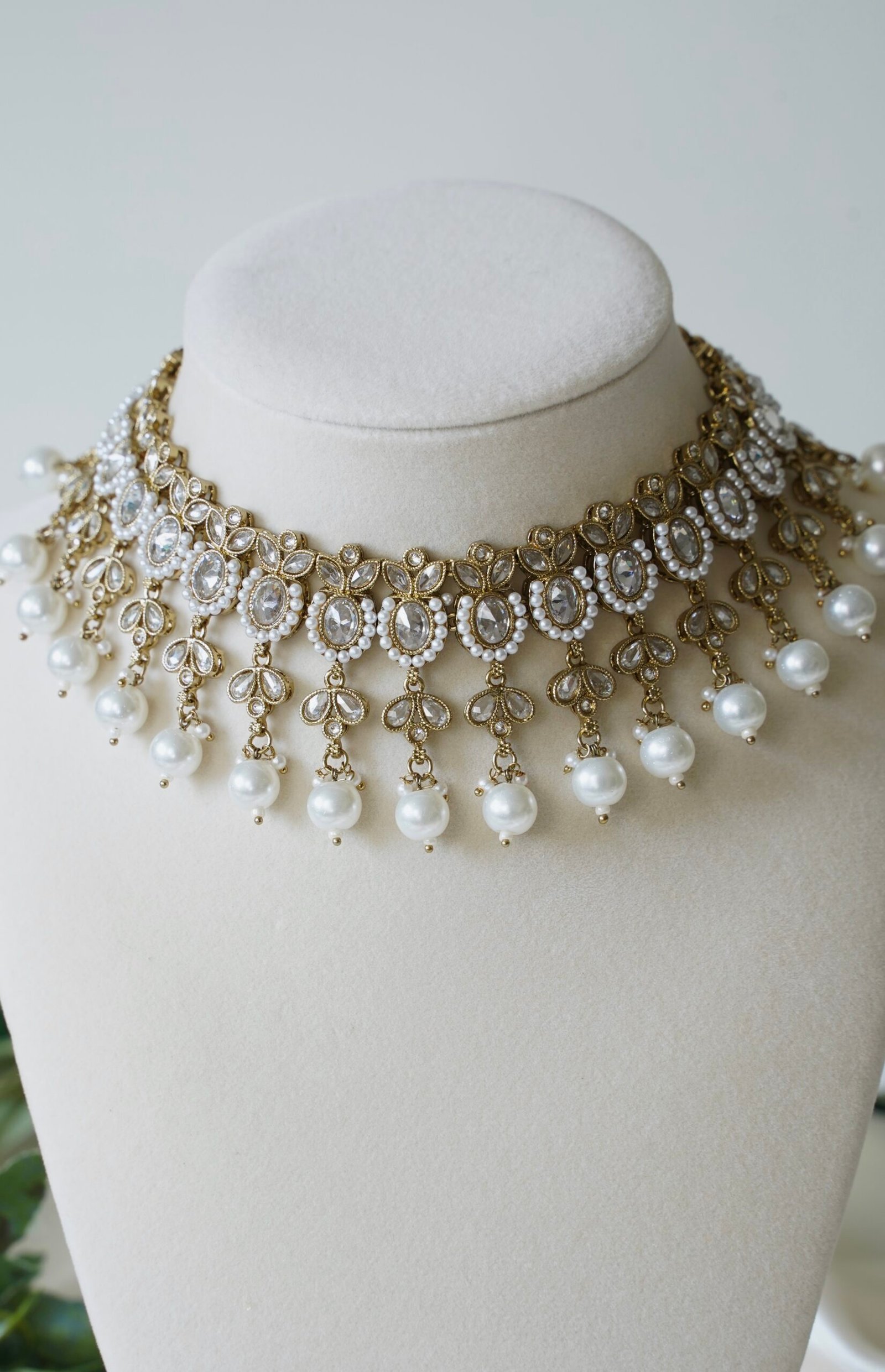 Lehara Necklace Set with White Pearls - Image 4
