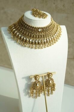 Alternative view of Shanaya Kundan Bridal Set - Gold Finish
