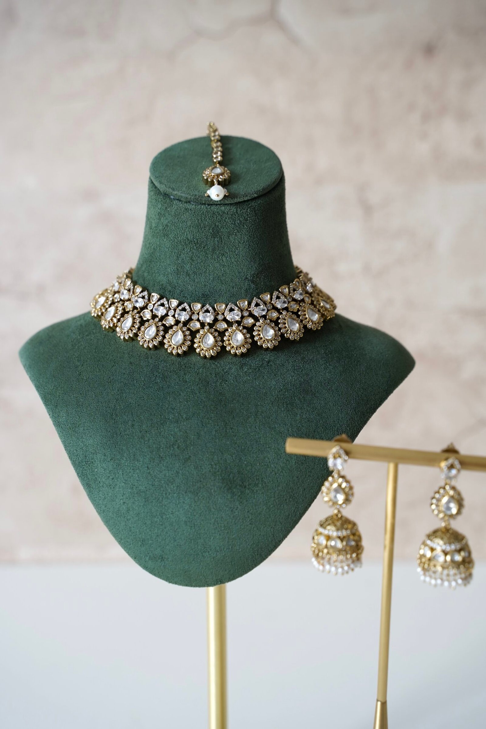 Noor clear Stone Necklace Set