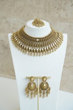 Shanaya Kundan Bridal Set - Gold Finish - Image 4