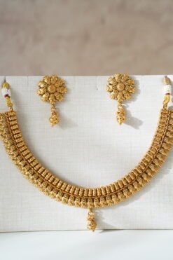Preeti Necklace Set - Image 3