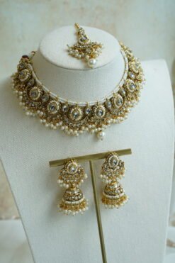 Mahnoor artificial kundan bridal set with choker necklace, jhumka earrings, and tikka