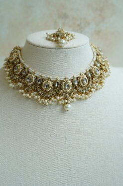 Mahnoor artificial kundan bridal set with choker necklace, jhumka earrings, and tikka