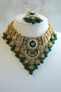 Gold and emerald green Suraiya necklace set with matching tikka and earrings